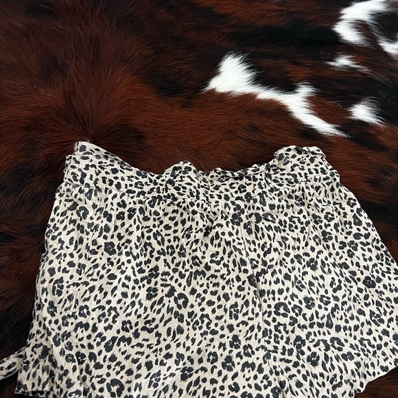 Leopard Print Shorts - Picture 2 of 2